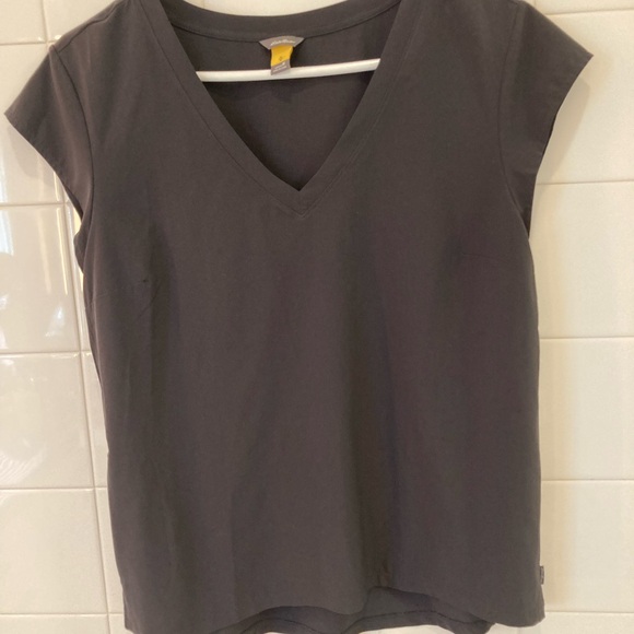 Four Eddie Bauer Boxy Cap Sleeve Travel Shirts - Picture 1 of 16